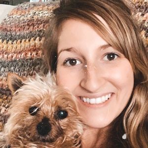 Meet your Posher, Cynthia